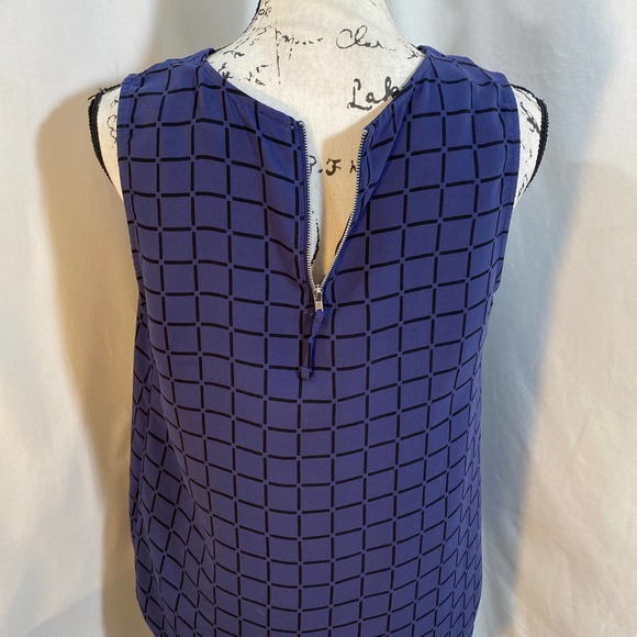 Saint Tropez West Woman's Crew Neck Sleeveless Zipper Back Blouse Sz M - Picture 5 of 9